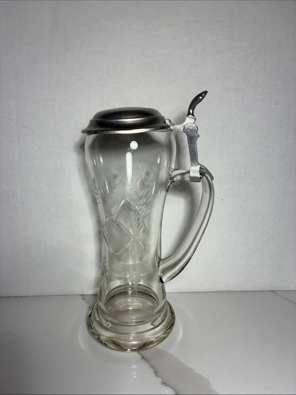 Clear Glass Beer Stein with Pewter Lid - Classic Etched Design